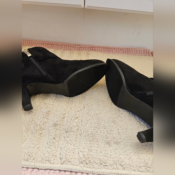 Ann’s elastic velvet side large bow stiletto boots, with Thick 11mm latex insole - Picture 13 of 16